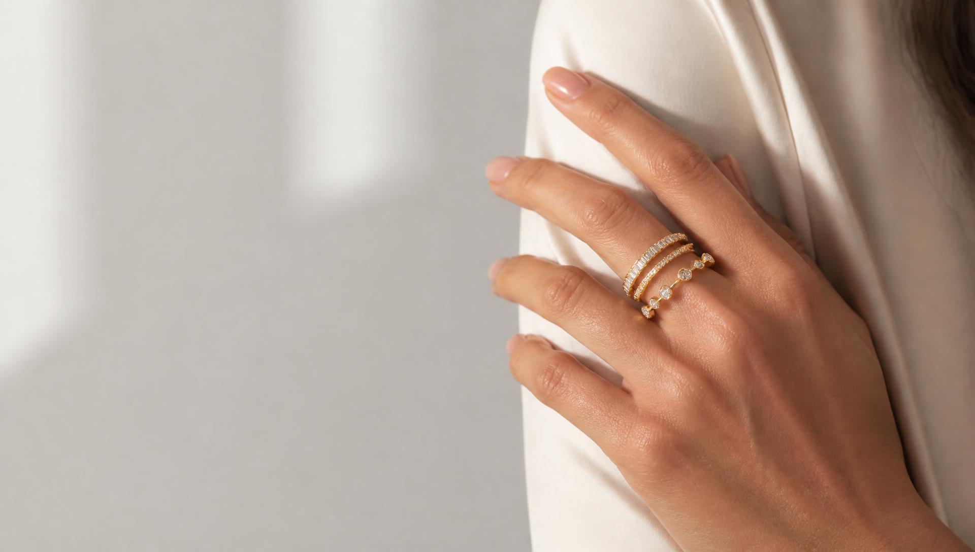 AMIRA RING getragen